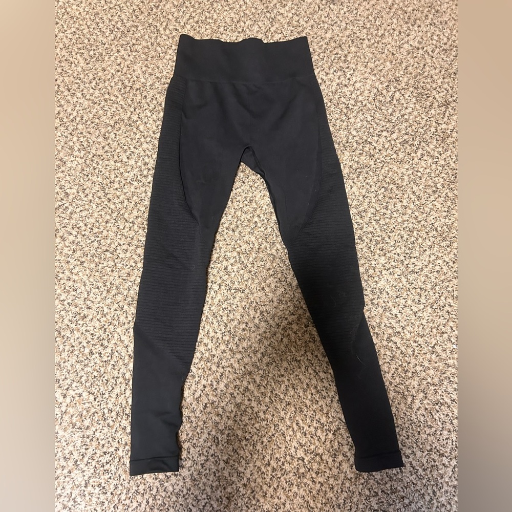 Acta highwaisted black leggings size small
